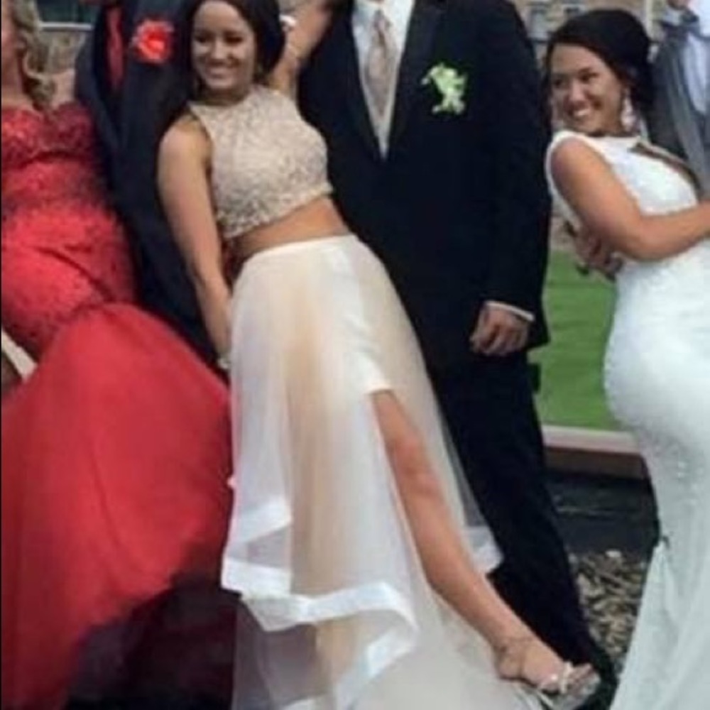 PROM DRESS - Picture 2 of 3